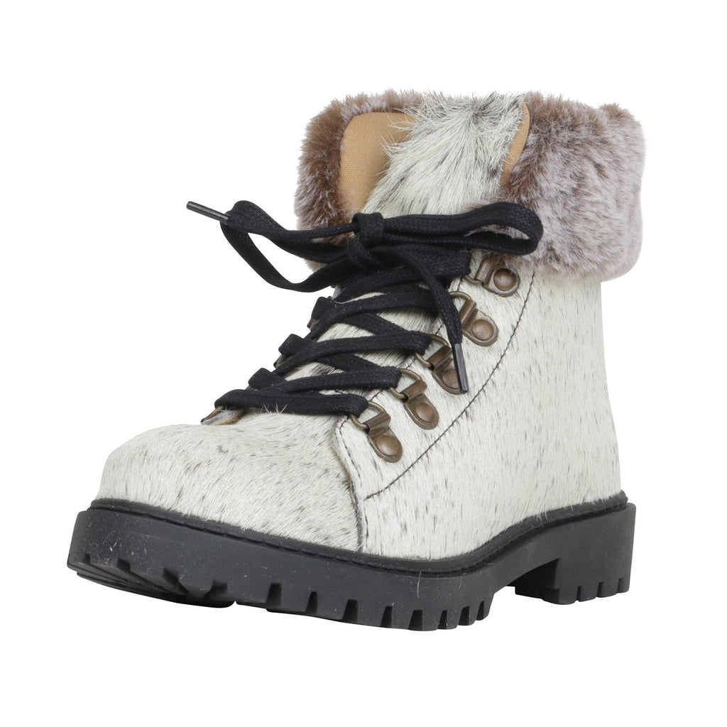Turbulent Boots