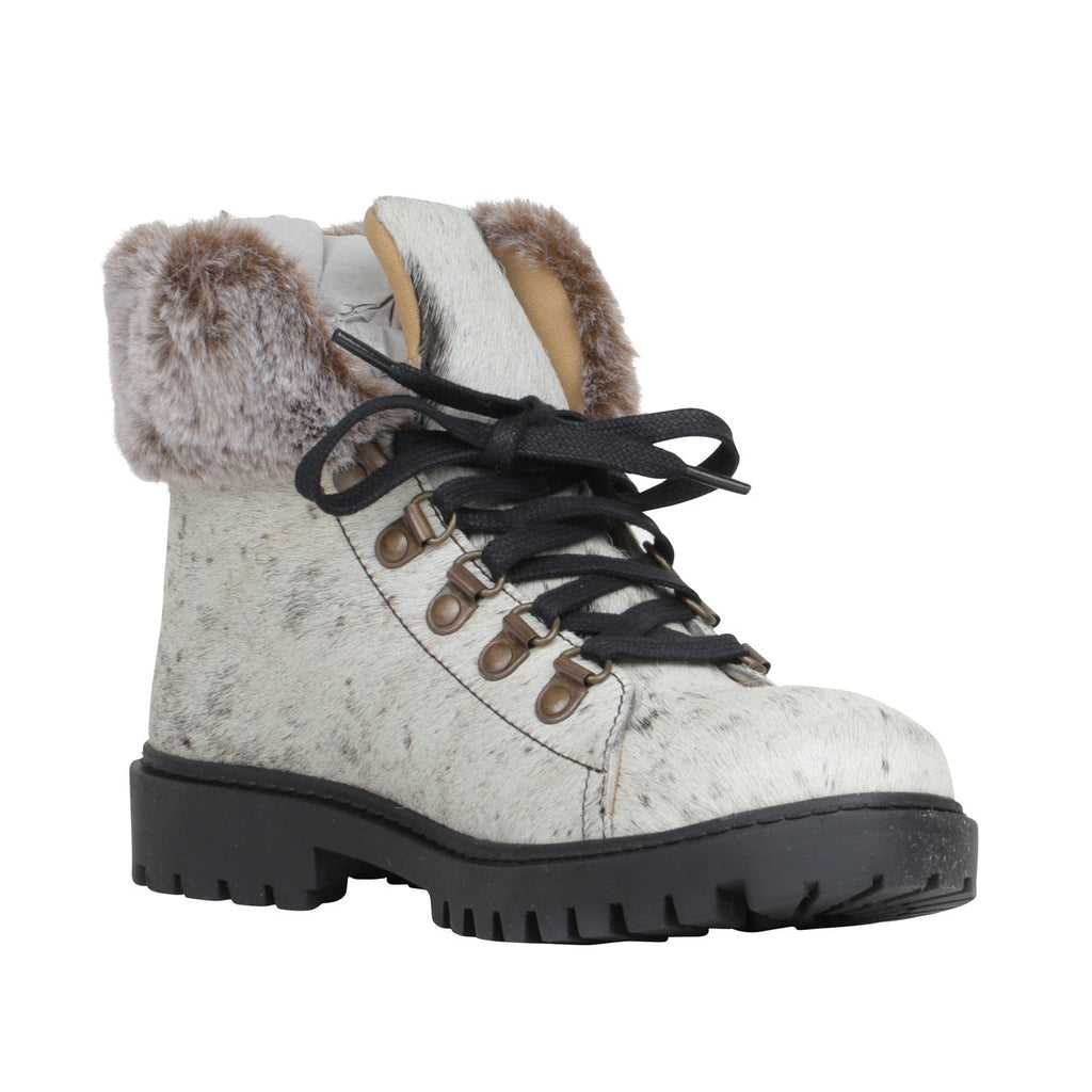 Turbulent Boots